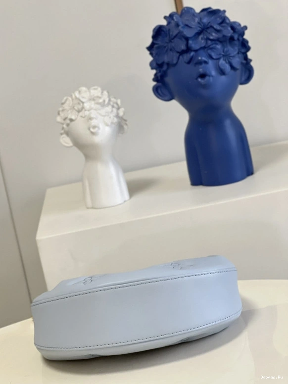 MOON LOUIS OVER THE VUITTON 0311